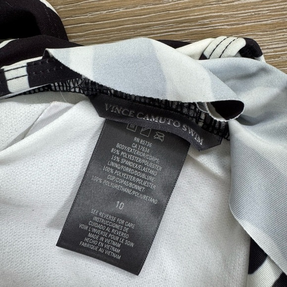 Vince Camuto women’s black & white stripe ruffle shoulder swimsuit size 10 - Picture 4 of 4